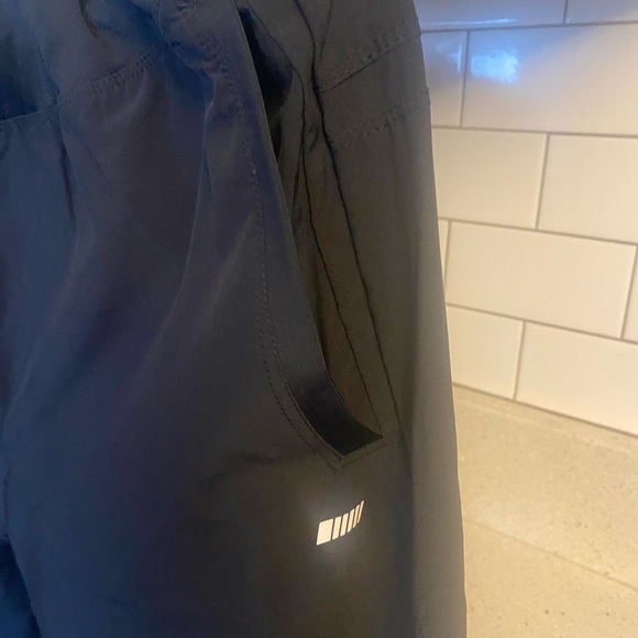 Men’s Amazon essentials pants, NWOT - Picture 2 of 5